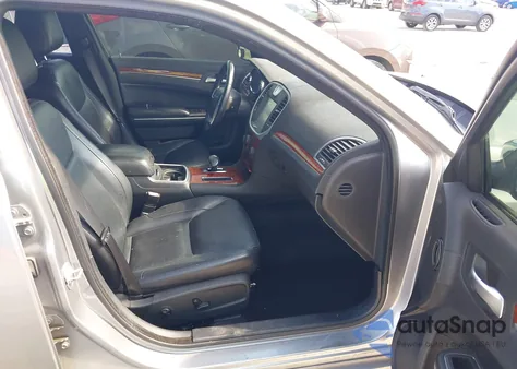 2013 Chrysler 300 Motown from USA, damaged, VIN 2C3CCARG0DH605717